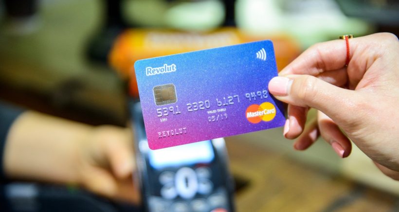 découvrez le nouvel épisode d'inoxtag dans 'qui veut être mon associé ?', où il explore les opportunités d'investissement avec revolut. plongez dans l'univers passionnant des associations entrepreneuriales et apprenez comment transformer vos idées en succès financier.