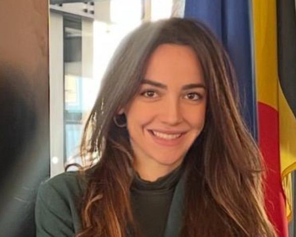 découvrez l'histoire poignante d'une femme en détresse confrontée à son ancien associé, entre suspense et émotions fortes. un récit captivant sur la résilience et la confrontation avec le passé.