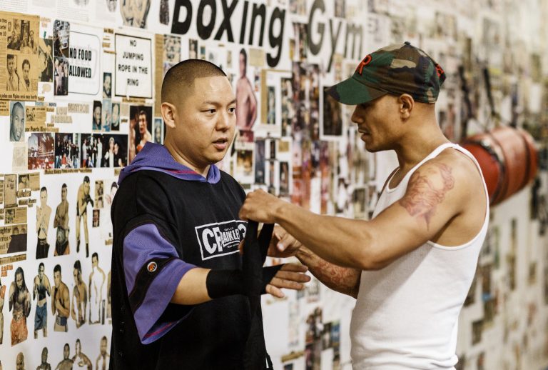 découvrez les principaux partenaires commerciaux d'eddie huang, chef renommé, entrepreneur et figure influente de la culture populaire. apprenez-en plus sur ses collaborations, alliances professionnelles et succès en affaires.