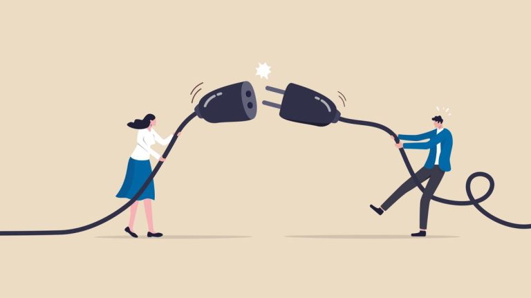 explorez des discussions enrichissantes et respectueuses sur les débats politiques avec votre partenaire, pour mieux comprendre vos points de vue et renforcer votre relation.