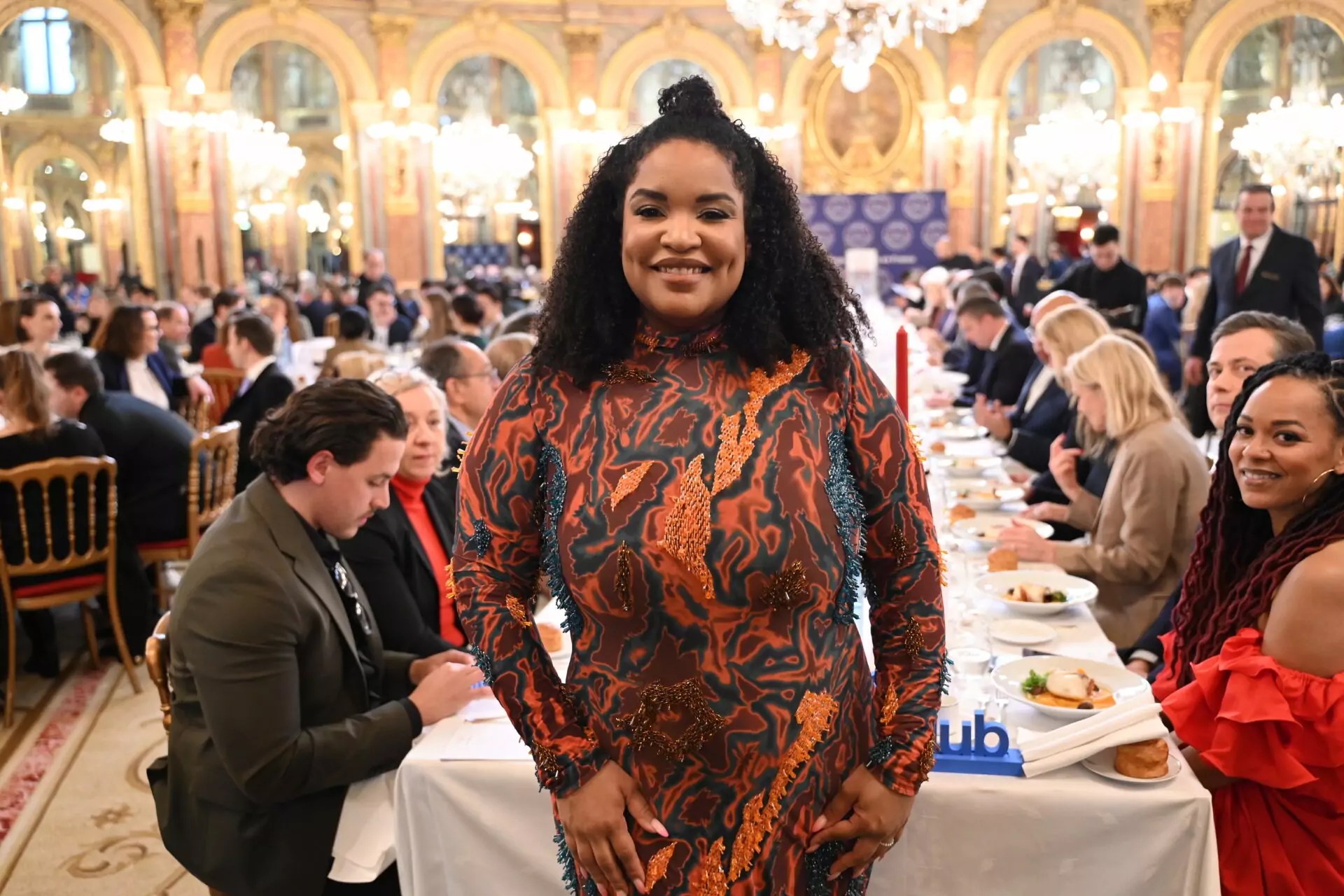 découvrez comment kelly massol a réussi à gagner 2000 fois le smic grâce à une activité surprenante et inspirante qui change sa vie.